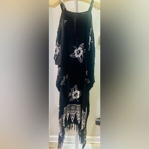 Pikemen Asymmetrical Black and White Floral Dress (Las)
